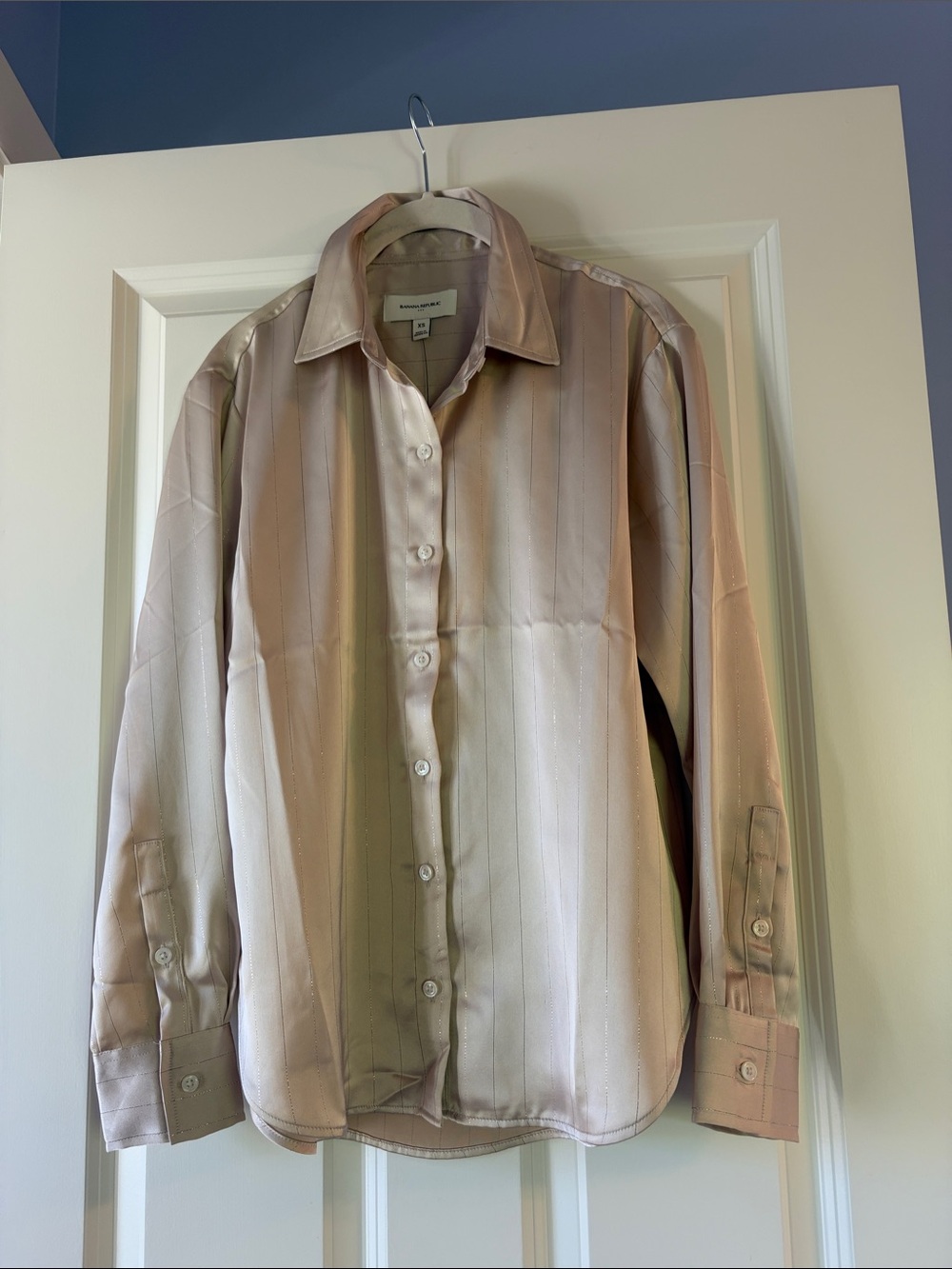 Banana Republic Women’s Champagne Satin Stripe Dress Shirt